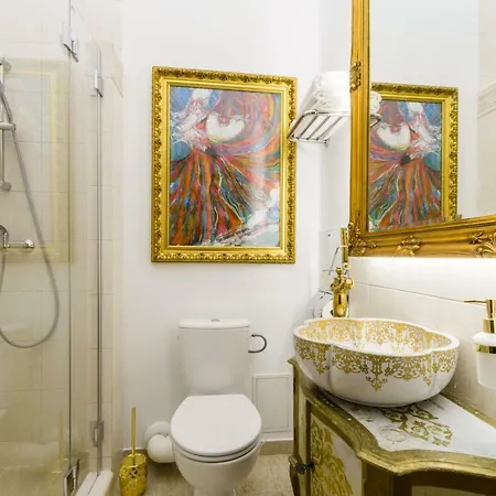 Clicktheflat Palace Of Culture Art Apartman Varsó